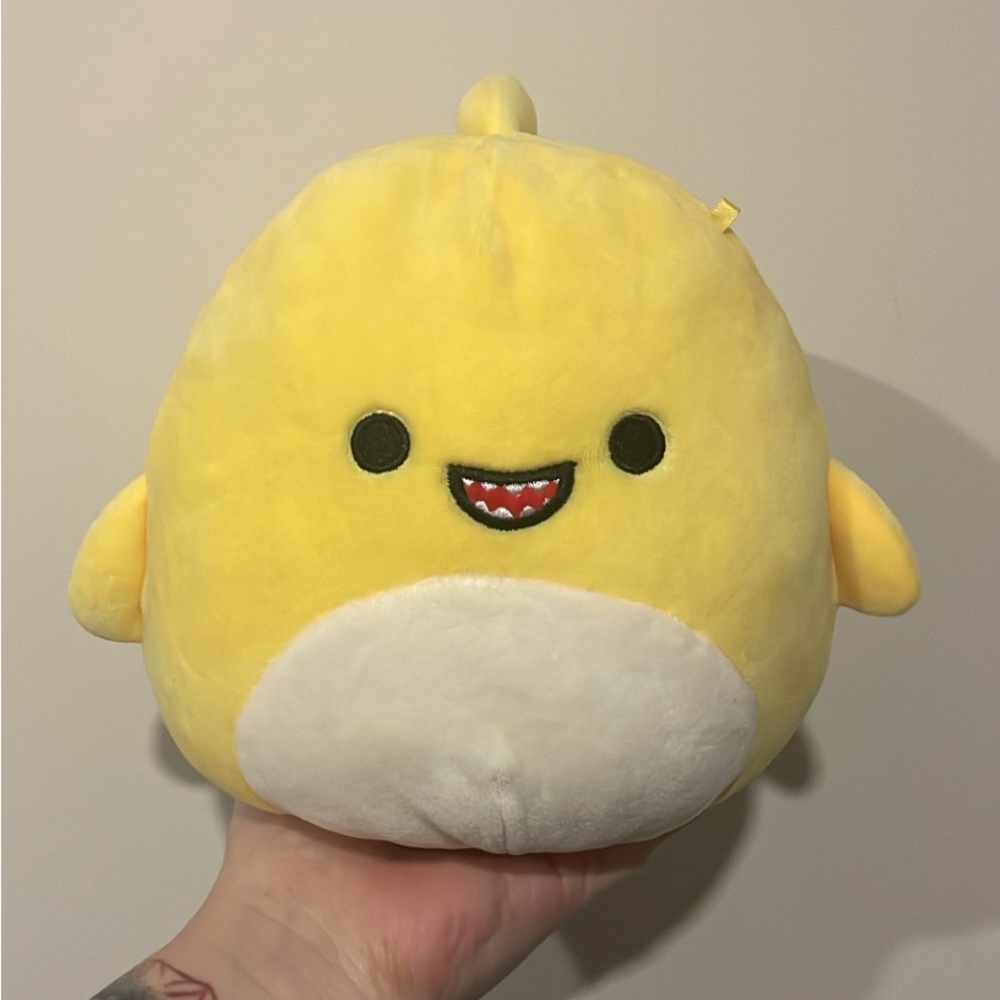 Chandler the yellow shark Squishmallows